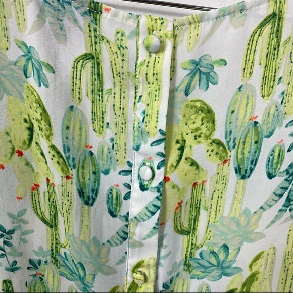 Torrid Abbey White Cactus Georgette Blouse Torrid Size 3 - Picture 8 of 10